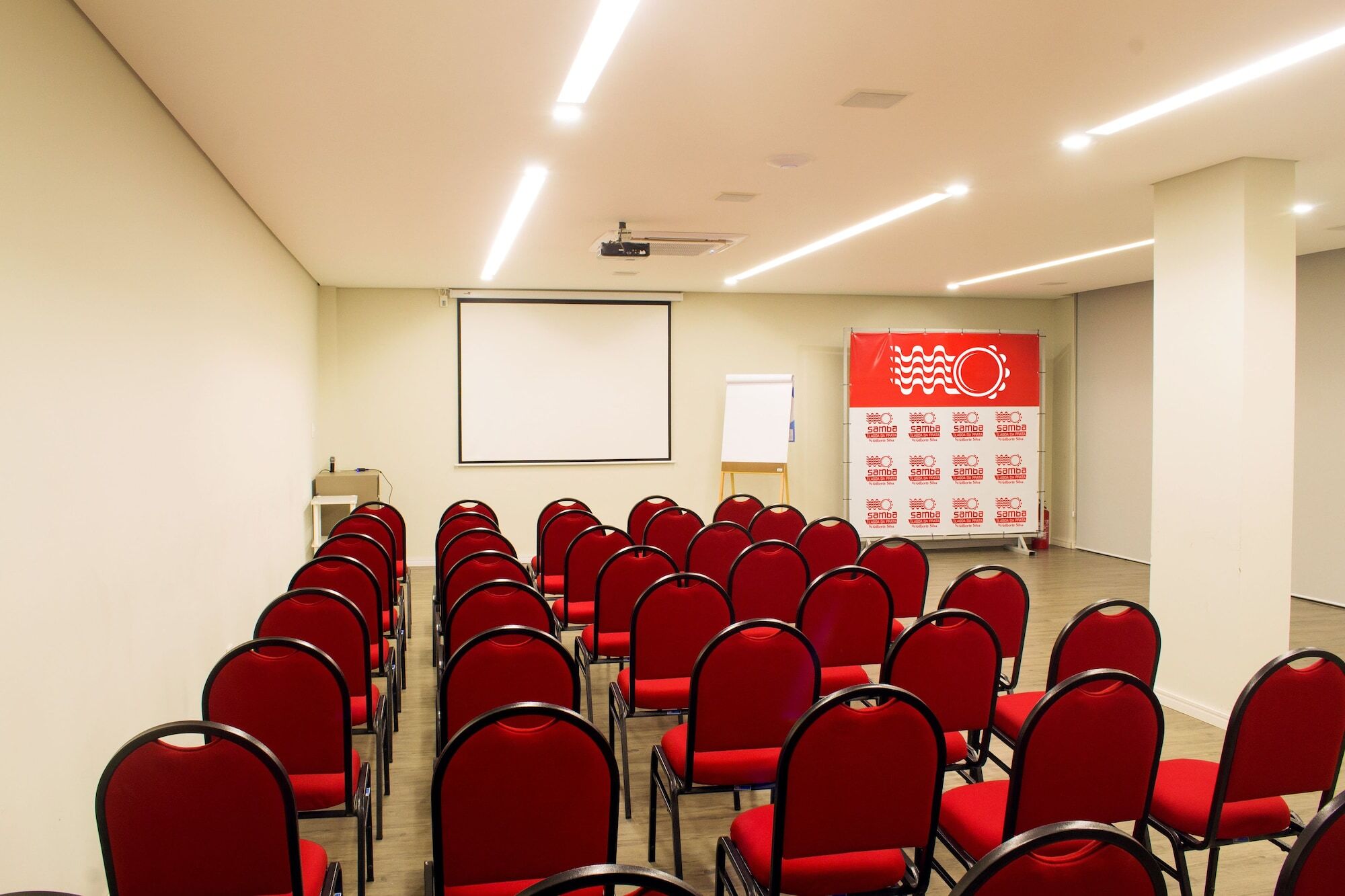 Lagoa Flat Hotel 3*